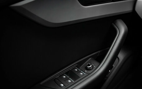 Audi A4, 2021 год, 3 048 000 рублей, 14 фотография