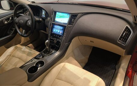 Infiniti Q50 I рестайлинг, 2015 год, 1 749 000 рублей, 12 фотография