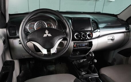 Mitsubishi L200 IV рестайлинг, 2012 год, 1 299 000 рублей, 6 фотография