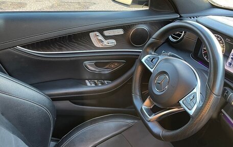 Mercedes-Benz E-Класс, 2016 год, 3 000 000 рублей, 10 фотография