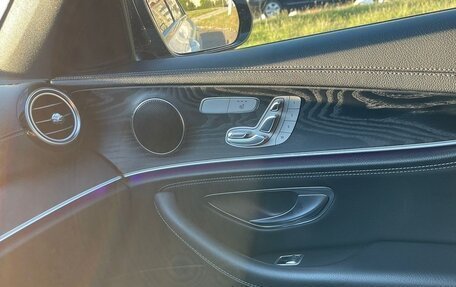 Mercedes-Benz E-Класс, 2016 год, 3 000 000 рублей, 11 фотография