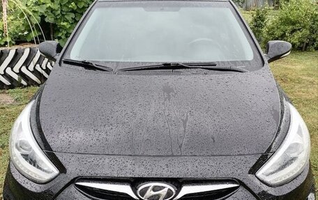 Hyundai Solaris II рестайлинг, 2013 год, 750 000 рублей, 2 фотография