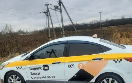 Hyundai Solaris II рестайлинг, 2015 год, 500 000 рублей, 9 фотография