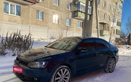 Volkswagen Jetta VI, 2011 год, 790 000 рублей, 3 фотография
