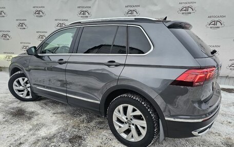 Volkswagen Tiguan II, 2021 год, 3 199 000 рублей, 3 фотография