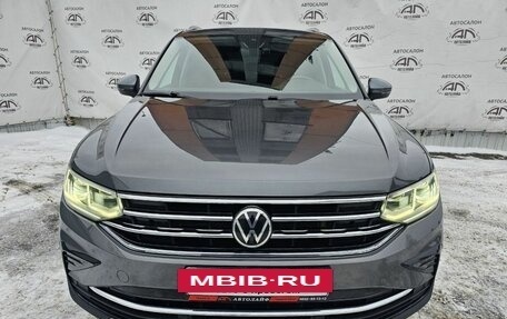 Volkswagen Tiguan II, 2021 год, 3 199 000 рублей, 5 фотография