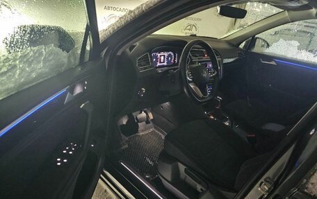 Volkswagen Tiguan II, 2021 год, 3 199 000 рублей, 33 фотография