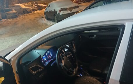 Hyundai Solaris II рестайлинг, 2021 год, 1 200 000 рублей, 5 фотография