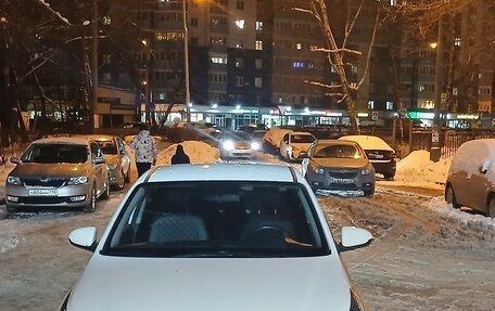 Hyundai Solaris II рестайлинг, 2021 год, 1 200 000 рублей, 4 фотография