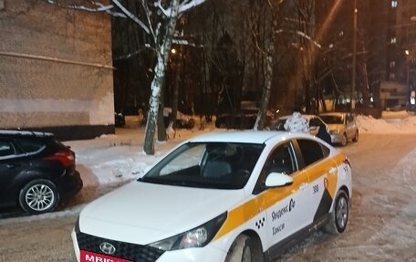 Hyundai Solaris II рестайлинг, 2021 год, 1 200 000 рублей, 3 фотография