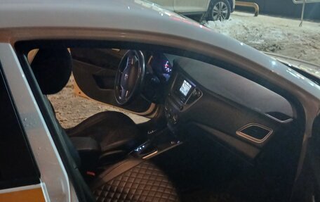 Hyundai Solaris II рестайлинг, 2021 год, 1 200 000 рублей, 8 фотография