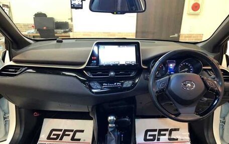 Toyota C-HR I рестайлинг, 2021 год, 1 850 000 рублей, 5 фотография