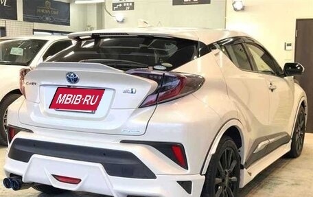 Toyota C-HR I рестайлинг, 2021 год, 1 850 000 рублей, 3 фотография