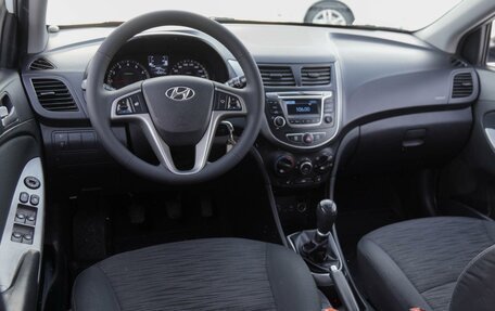 Hyundai Solaris II рестайлинг, 2015 год, 830 000 рублей, 6 фотография