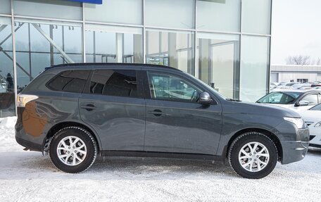 Mitsubishi Outlander III рестайлинг 3, 2014 год, 1 699 000 рублей, 1 фотография