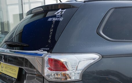 Mitsubishi Outlander III рестайлинг 3, 2014 год, 1 699 000 рублей, 12 фотография