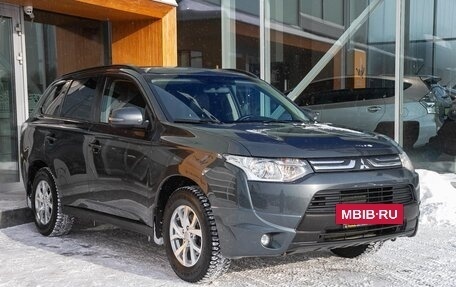 Mitsubishi Outlander III рестайлинг 3, 2014 год, 1 699 000 рублей, 11 фотография