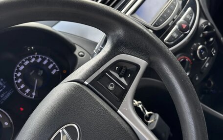 Hyundai Solaris II рестайлинг, 2011 год, 660 000 рублей, 3 фотография