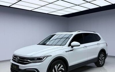 Volkswagen Tiguan II, 2022 год, 2 720 999 рублей, 1 фотография