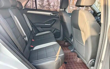 Volkswagen T-Roc I, 2022 год, 1 307 000 рублей, 9 фотография