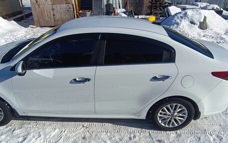 KIA Rio IV, 2018 год, 1 300 000 рублей, 3 фотография