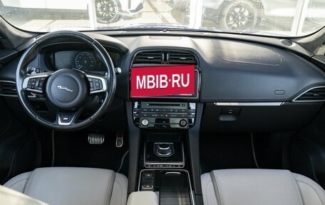 Jaguar F-Pace, 2016 год, 2 950 000 рублей, 19 фотография