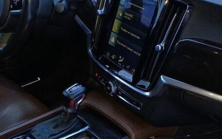 Volvo S90 II рестайлинг, 2017 год, 2 600 000 рублей, 14 фотография