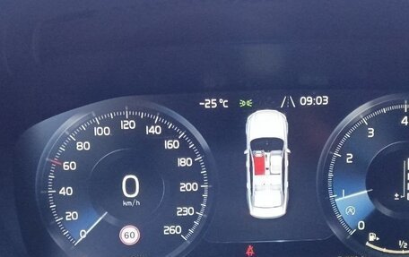 Volvo S90 II рестайлинг, 2017 год, 2 600 000 рублей, 16 фотография