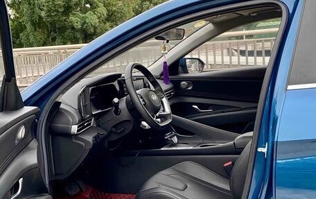 Hyundai Elantra, 2022 год, 1 270 000 рублей, 5 фотография