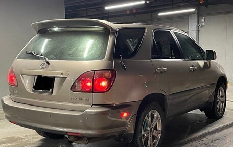 Lexus RX IV рестайлинг, 2000 год, 630 000 рублей, 6 фотография