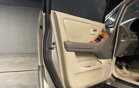 Lexus RX IV рестайлинг, 2000 год, 630 000 рублей, 18 фотография