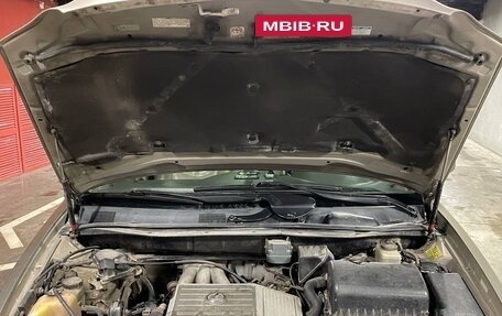 Lexus RX IV рестайлинг, 2000 год, 630 000 рублей, 11 фотография