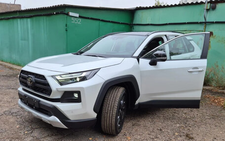Toyota RAV4, 2024 год, 4 400 000 рублей, 2 фотография