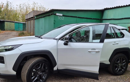 Toyota RAV4, 2024 год, 4 400 000 рублей, 3 фотография