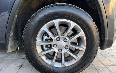 Jeep Grand Cherokee, 2016 год, 3 090 000 рублей, 24 фотография