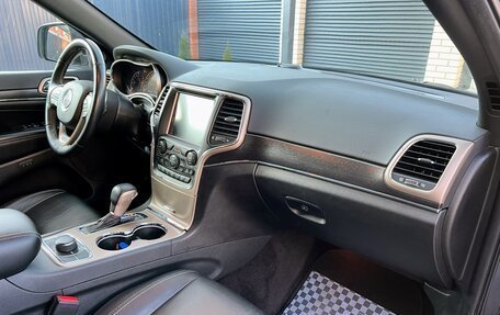 Jeep Grand Cherokee, 2016 год, 3 090 000 рублей, 21 фотография