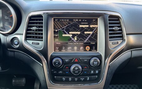 Jeep Grand Cherokee, 2016 год, 3 090 000 рублей, 28 фотография