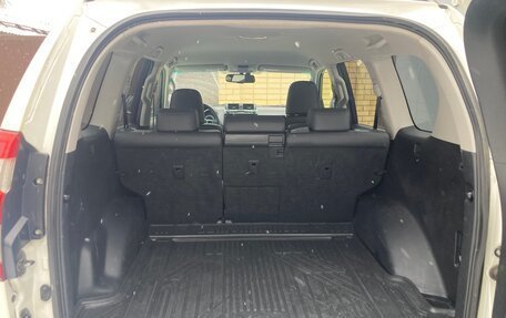 Toyota Land Cruiser Prado 150 рестайлинг 2, 2015 год, 2 850 000 рублей, 13 фотография