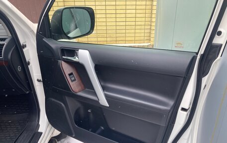 Toyota Land Cruiser Prado 150 рестайлинг 2, 2015 год, 2 850 000 рублей, 17 фотография