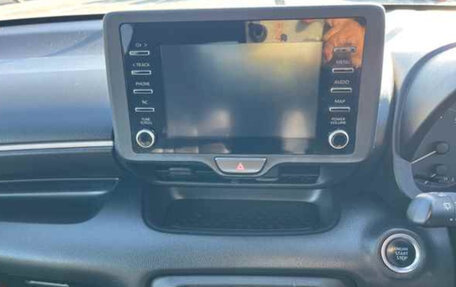 Toyota Yaris, 2022 год, 1 135 000 рублей, 6 фотография