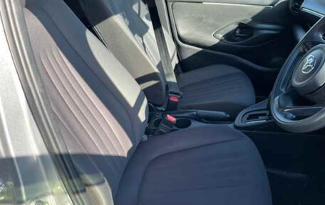 Toyota Yaris, 2022 год, 1 135 000 рублей, 7 фотография