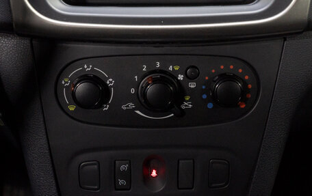 Renault Sandero II рестайлинг, 2015 год, 725 000 рублей, 23 фотография