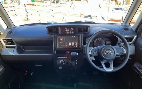 Toyota Roomy I, 2022 год, 1 025 000 рублей, 7 фотография