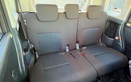 Toyota Roomy I, 2022 год, 1 025 000 рублей, 10 фотография