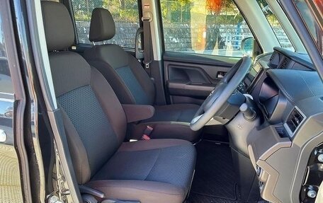 Toyota Roomy I, 2022 год, 1 025 000 рублей, 9 фотография