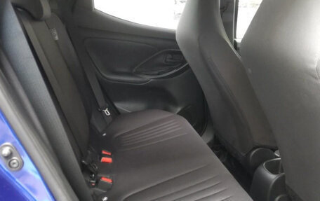 Toyota Yaris, 2022 год, 830 000 рублей, 6 фотография