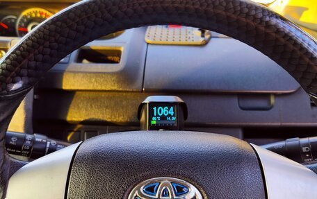 Toyota Noah III, 2012 год, 1 600 000 рублей, 8 фотография