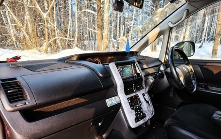 Toyota Noah III, 2012 год, 1 600 000 рублей, 12 фотография