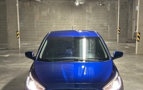 Hyundai Solaris II рестайлинг, 2013 год, 865 000 рублей, 2 фотография