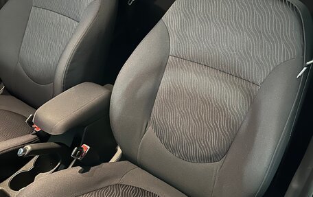 Hyundai Solaris II рестайлинг, 2013 год, 865 000 рублей, 24 фотография